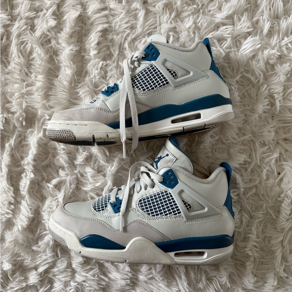 Jordan 4 Military Blue Retro